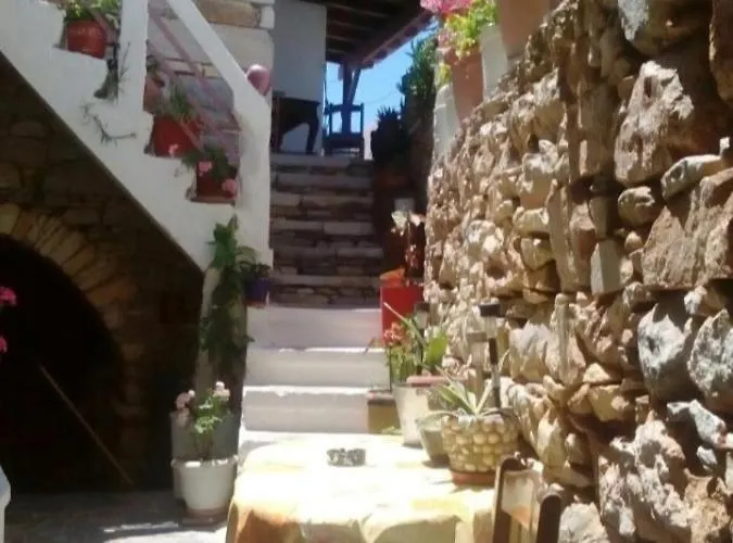 Fasolas Square 15m2 Is Located 30 Stairs Up From The Main Road And It Is In The Old Market Fasolas And Next To The Museums *