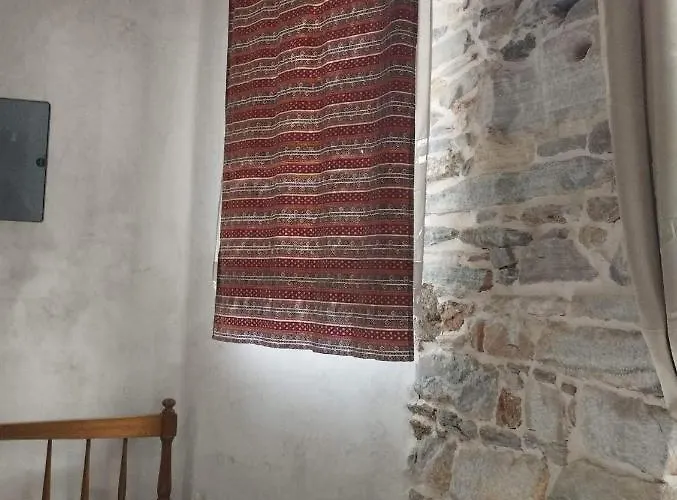 Fasolas Square 15m2 Is Located 30 Stairs Up From The Main Road And It Is In The Old Market Fasolas And Next To The Museums Feriehus Filótion