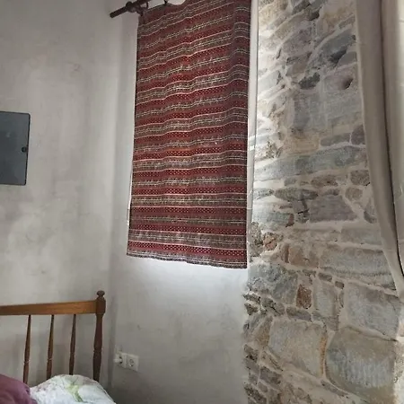 Fasolas Square 15m2 Is Located 30 Stairs Up From The Main Road And It Is In The Old Market Fasolas And Next To The Museums Dom wakacyjny Filótion