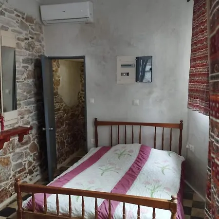 Fasolas Square 15m2 Is Located 30 Stairs Up From The Main Road And It Is In The Old Market Fasolas And Next To The Museums *