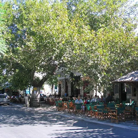Fasolas Square 15m2 Is Located 30 Stairs Up From The Main Road And It Is In The Old Market Fasolas And Next To The Museums Hébergement de vacances Filótion