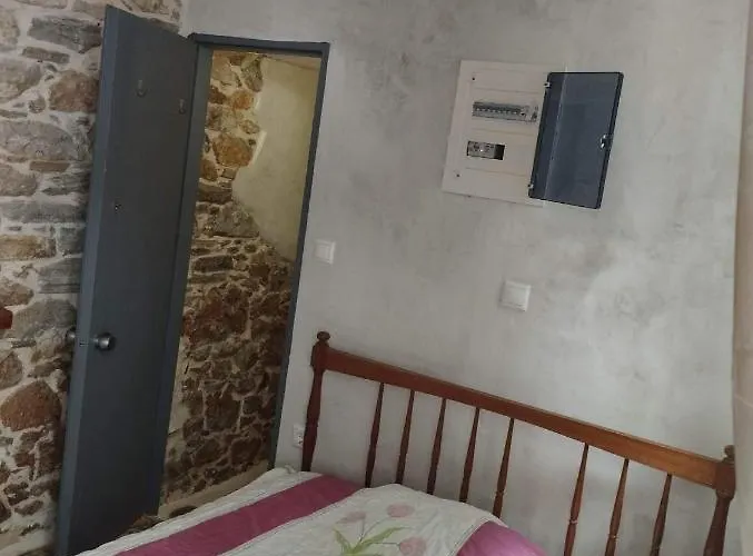 Fasolas Square 15m2 Is Located 30 Stairs Up From The Main Road And It Is In The Old Market Fasolas And Next To The Museums Φιλώτι